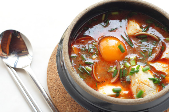 Jjigae sudcoreano