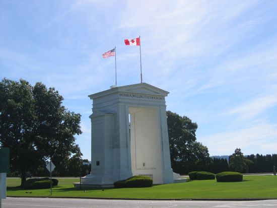 Il Peace Arch al confine fra USA e Canada