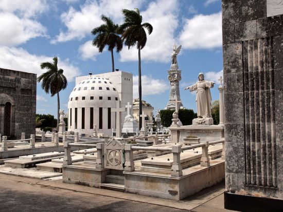Necrópolis Cristóbal Colón