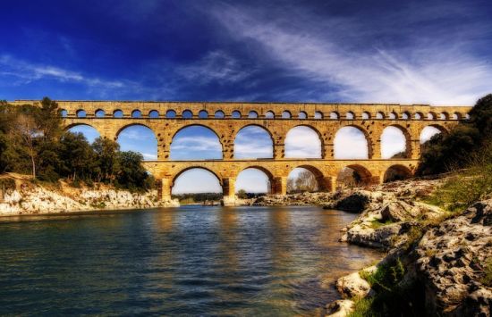 800px-Pont_Du_Gard