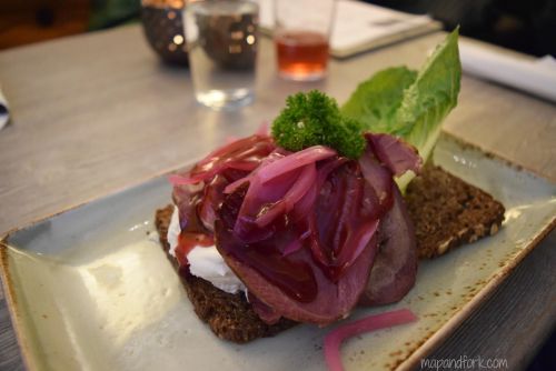 Smørrebrod con carne di renna