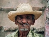 Cuba, Uomo Con Sigaro Cubano