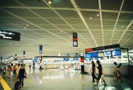 Bloccato in aeroporto: che fare?