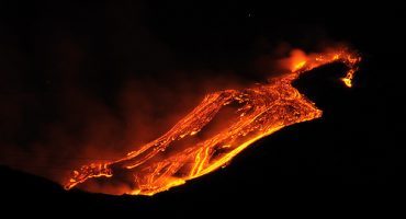 Ultima ora: attività dell’Etna, voli a rischio