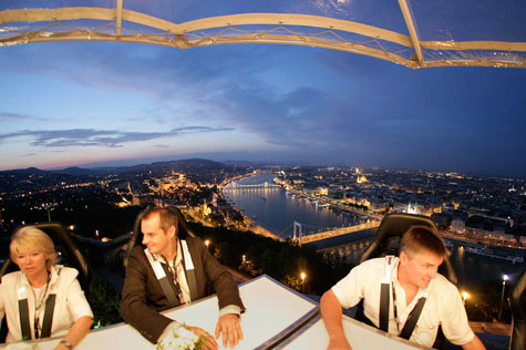 La vista notturna nel cielo di Budapest La vista notturna nel cielo di Budapest