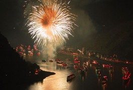 Il Reno in fiamme: il più grande spettacolo pirotecnico d’Europa