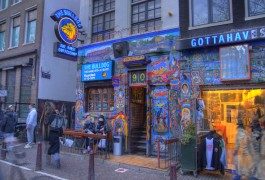 Amsterdam vieta ai turisti l’ingresso nei coffee shop