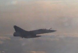 Cosa succede se un aereo di linea perde i contatti radio?