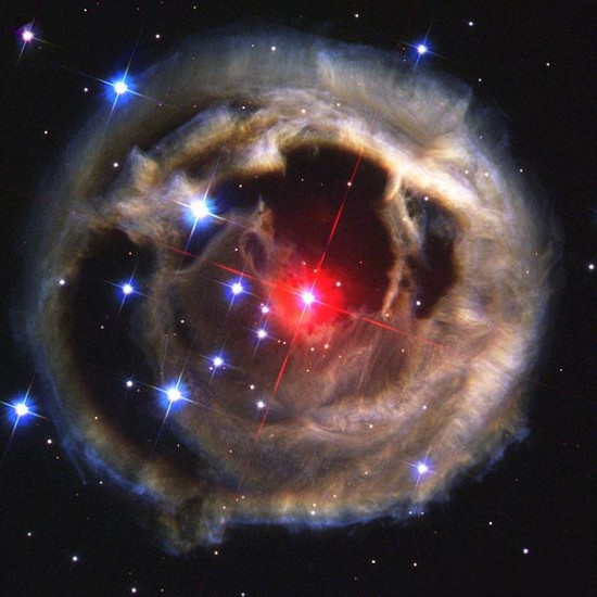 V838 un corpo celeste cui si fa risalire l'esistenza di Nubiru