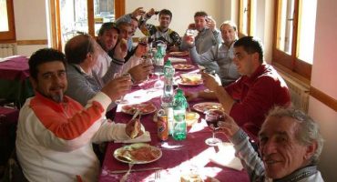 Galateo a tavola: le 10 regole di bon ton più strane al mondo