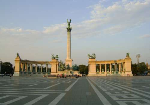 Hősök tere (Piazza degli Eroi)