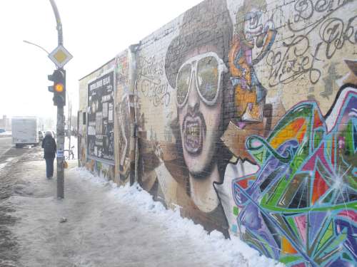 I resti del muro nell' East Side Gallery