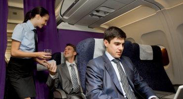 Il motivo che rende il succo di pomodoro più buono in volo