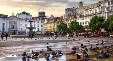 Lisbona introduce la tassa turistica