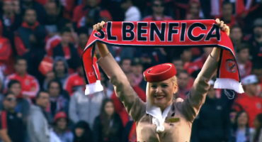 Emirates, un video sulla sicurezza a bordo del…Benfica!
