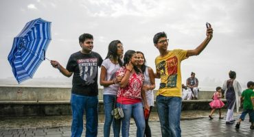 India: istituite zone “selfie free” a Bombay