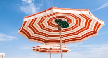 Spiagge italiane: guerra all’ombrellone selvaggio