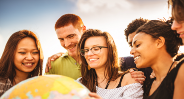 Turismo alternativo: le 8 migliori app per viaggiare con locali