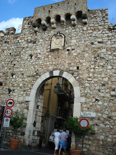 Porta Catania